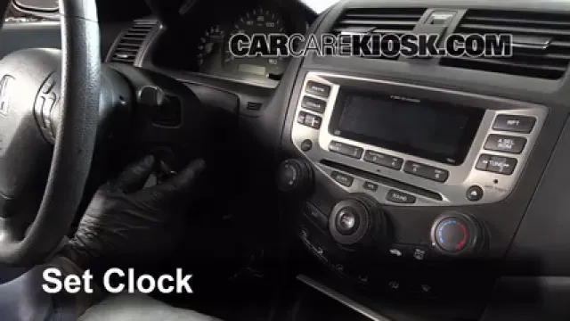 2006 Honda Accord EX 2.4L 4 Cyl. Coupe (2 Door) Horloge Régler l'horloge